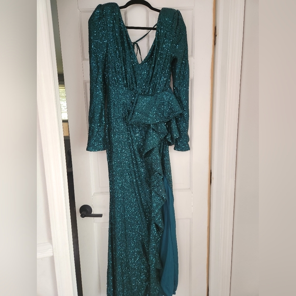 Emerald Green Sequin Dress - Picture 1 of 4